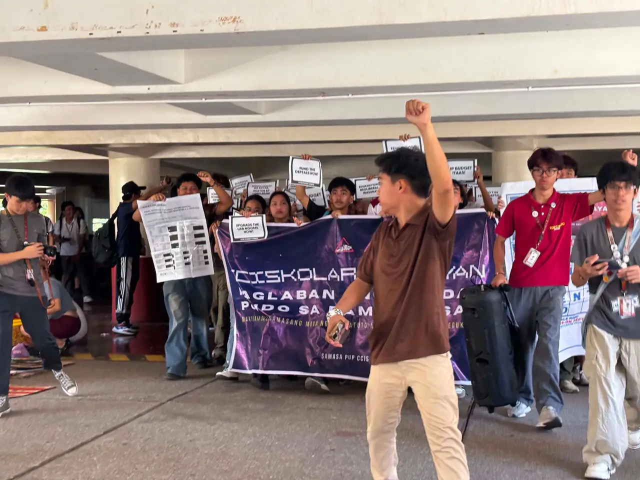 CCISkolars gathering in support of student welfare